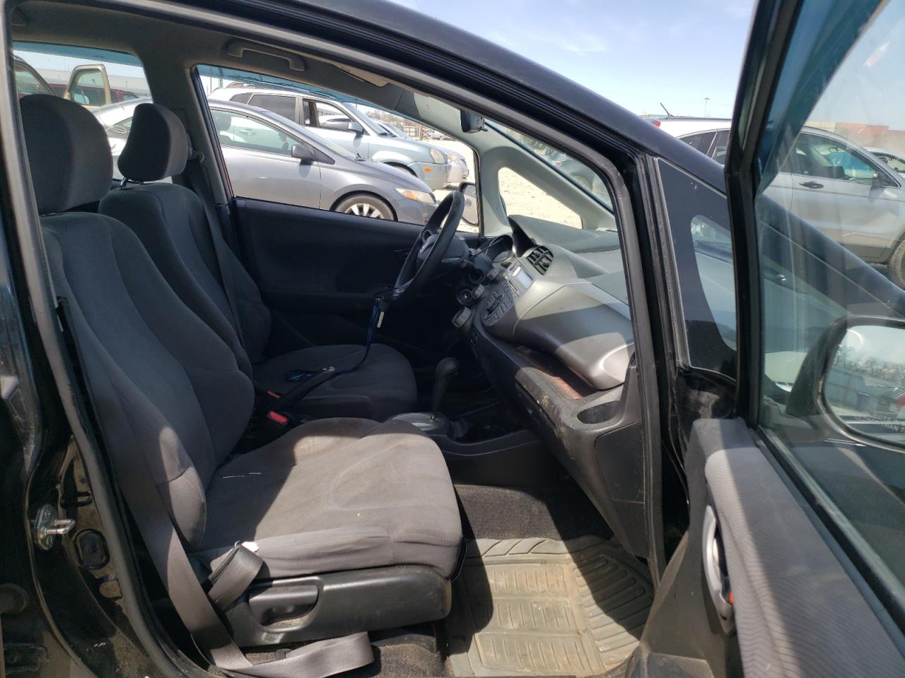 Photo 5 from auction – 2010 HONDA FIT with VIN JHMGE8H29AC039348