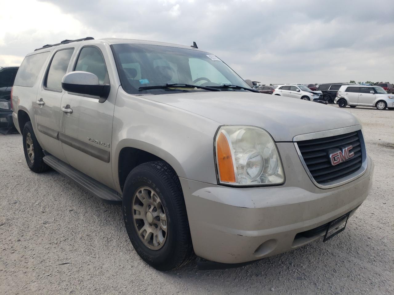 GMC YUKON XL C 2007 with VIN 1GKFC16017R284635 - Photo from auction