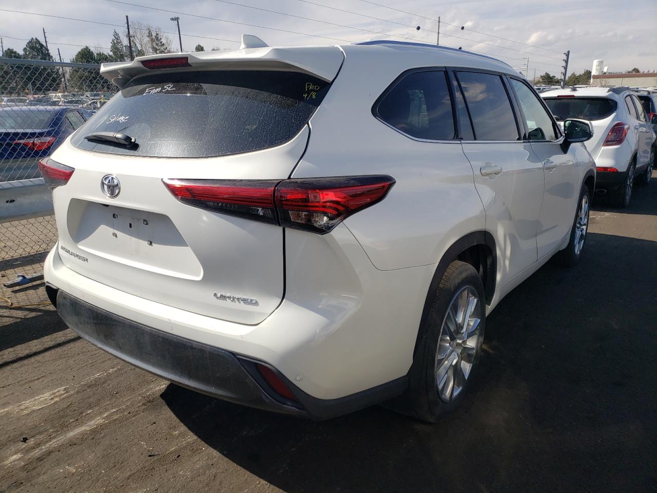 Photo 4 from auction – 2020 TOYOTA HIGHLANDER with VIN 5TDDZRBH6LS009320