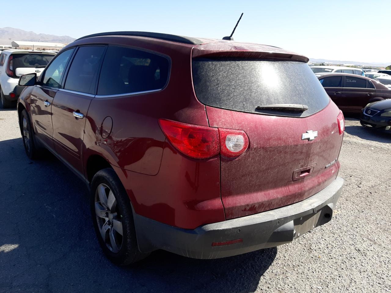 Photo 3 from auction – 2011 CHEVROLET TRAVERSE L with VIN 1GNKRGED4BJ103252