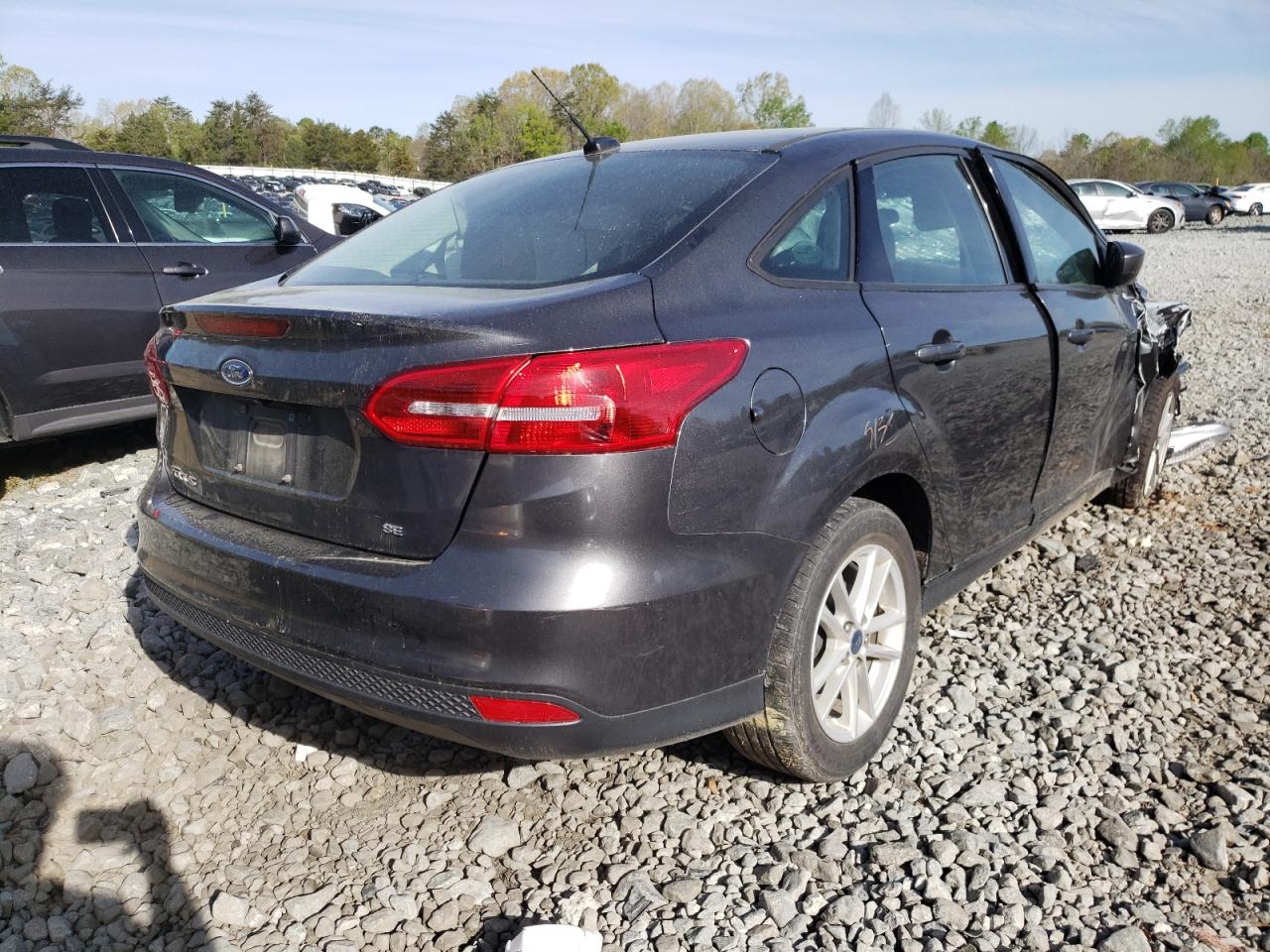 Photo 4 from auction – 2018 FORD FOCUS SE with VIN 1FADP3F26JL276048