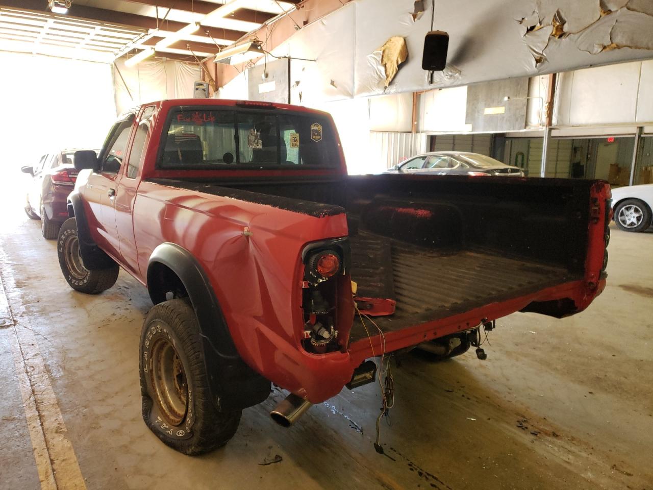 Photo 3 from auction – 2000 NISSAN FRONTIER K with VIN 1N6ED26Y5YC328928