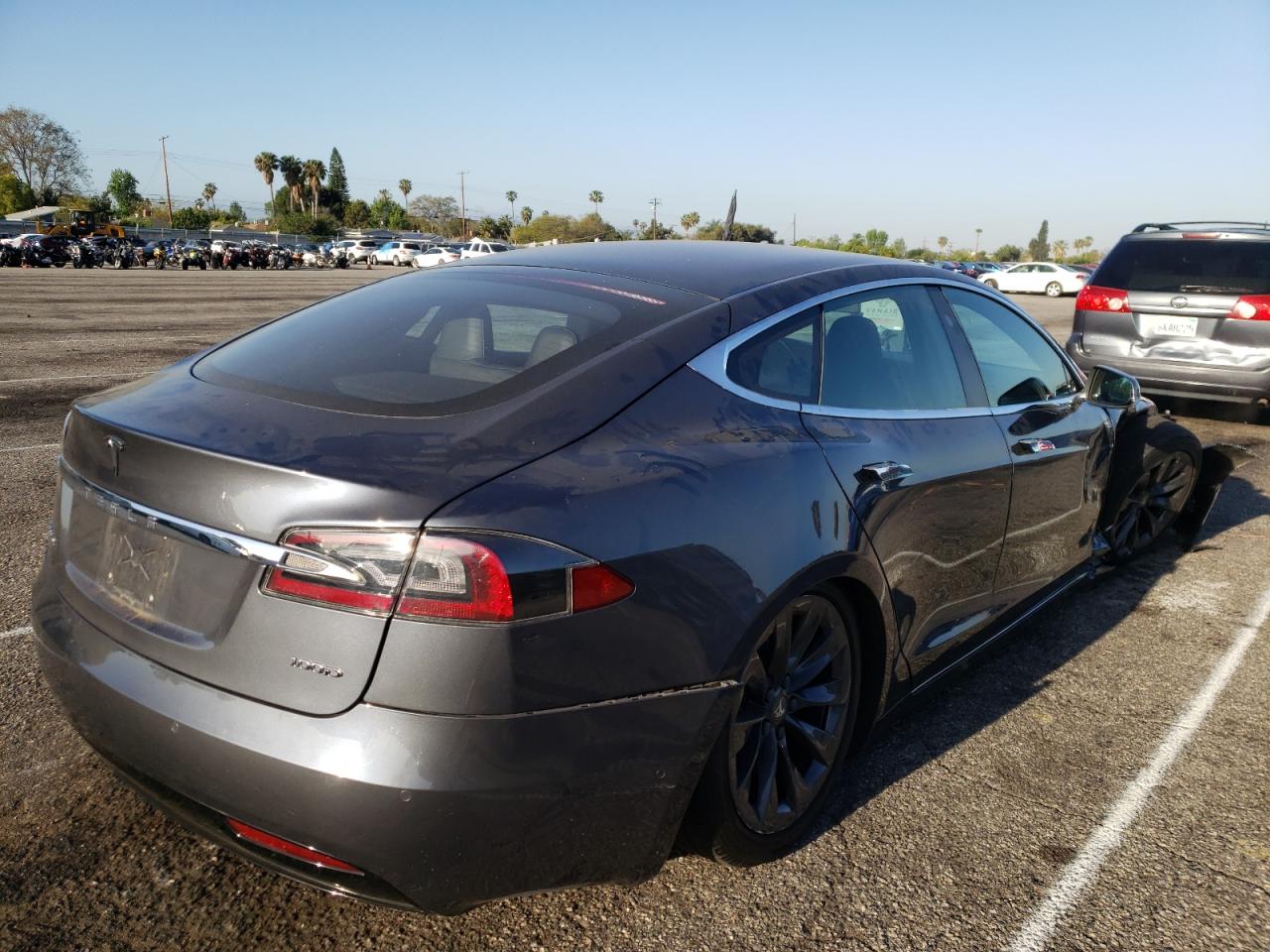Photo 4 from auction – 2019 TESLA MODEL S with VIN 5YJSA1E20KF308036