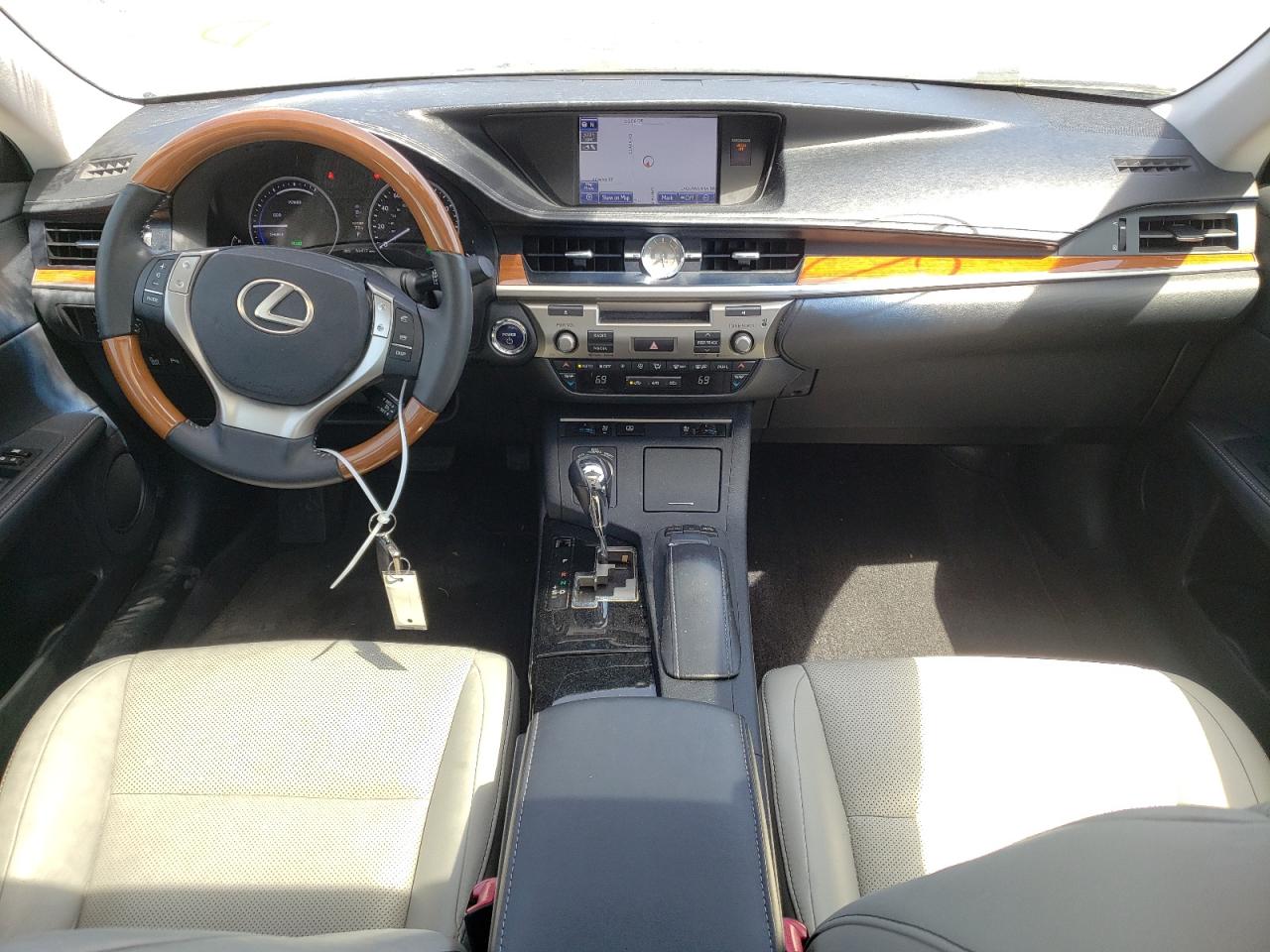 Foto 9 de la subasta – 2013 LEXUS ES 300H con VIN JTHBW1GG7D2006676