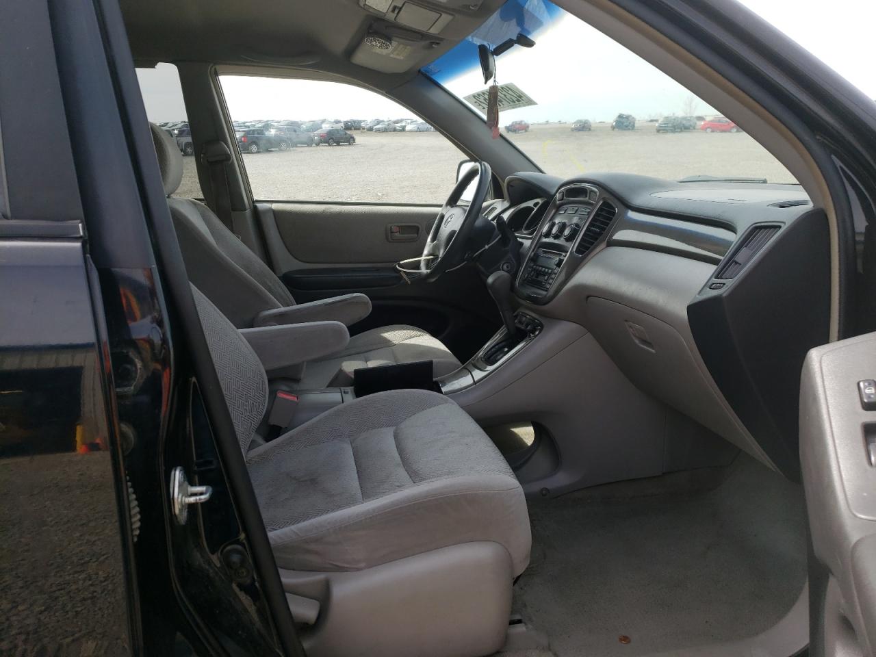 Photo 5 from auction – 2003 TOYOTA HIGHLANDER with VIN JTEGD21A530066145