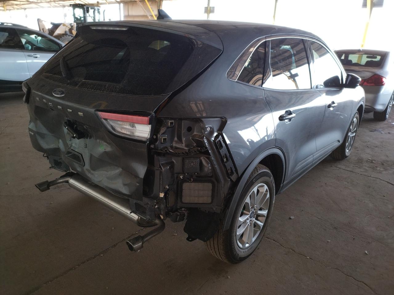 Photo 4 from auction – 2021 FORD ESCAPE SE with VIN 1FMCU0G65MUB29888