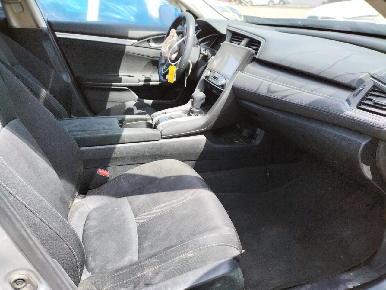 Photo 5 from auction – 2018 HONDA CIVIC EX with VIN 19XFC2F75JE027494