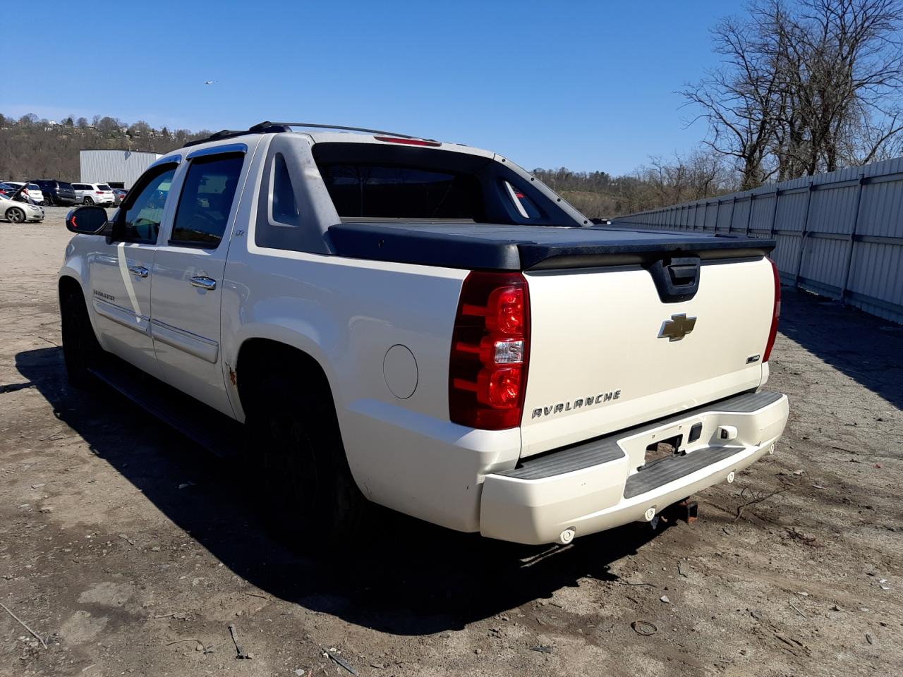 Photo 3 from auction – 2008 CHEVROLET AVALANCHE with VIN 3GNFK12338G293151