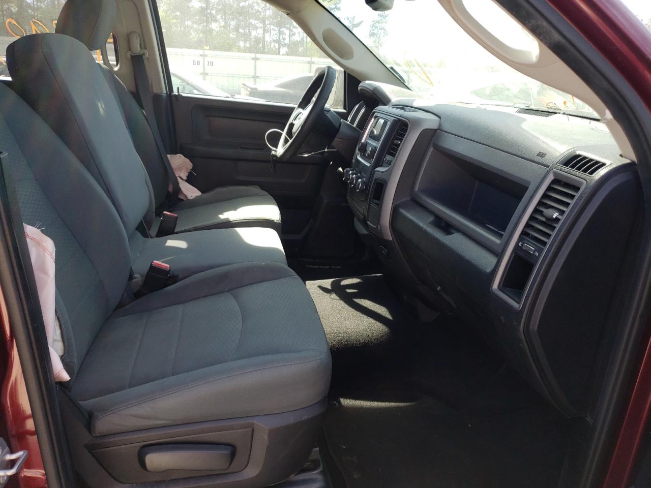 Photo 5 from auction – 2016 RAM 1500 ST with VIN 1C6RR6FG6GS263300