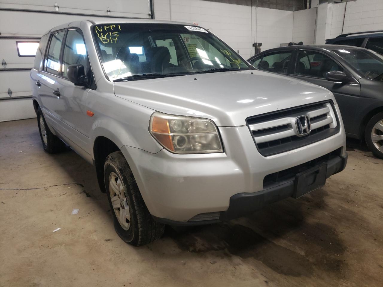 HONDA PILOT LX 2007 with VIN 5FNYF28167B008738 - Photo from auction