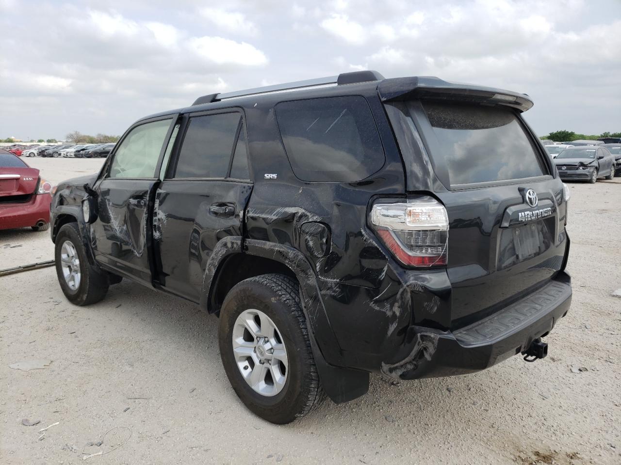 Photo 3 from auction – 2021 TOYOTA 4RUNNER SR with VIN JTEEU5JR9M5242570