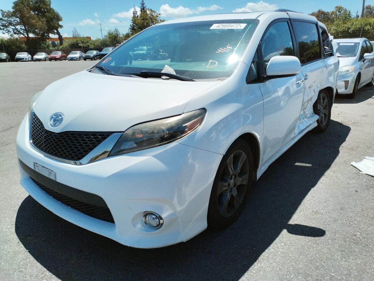 Photo 2 from auction – 2015 TOYOTA SIENNA SPO with VIN 5TDXK3DC2FS671433