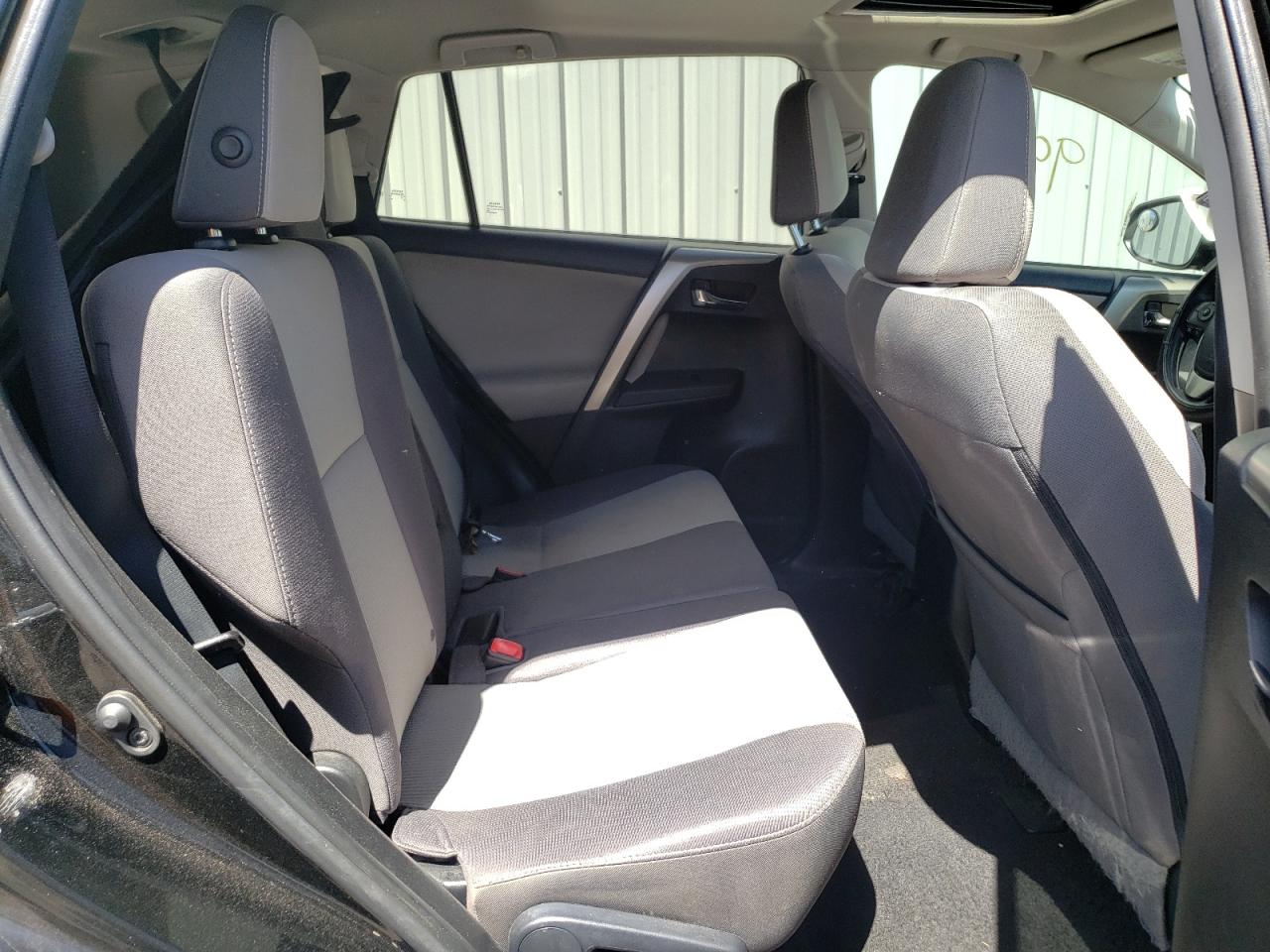 Photo 6 from auction – 2015 TOYOTA RAV4 XLE with VIN 2T3WFREV7FW190188