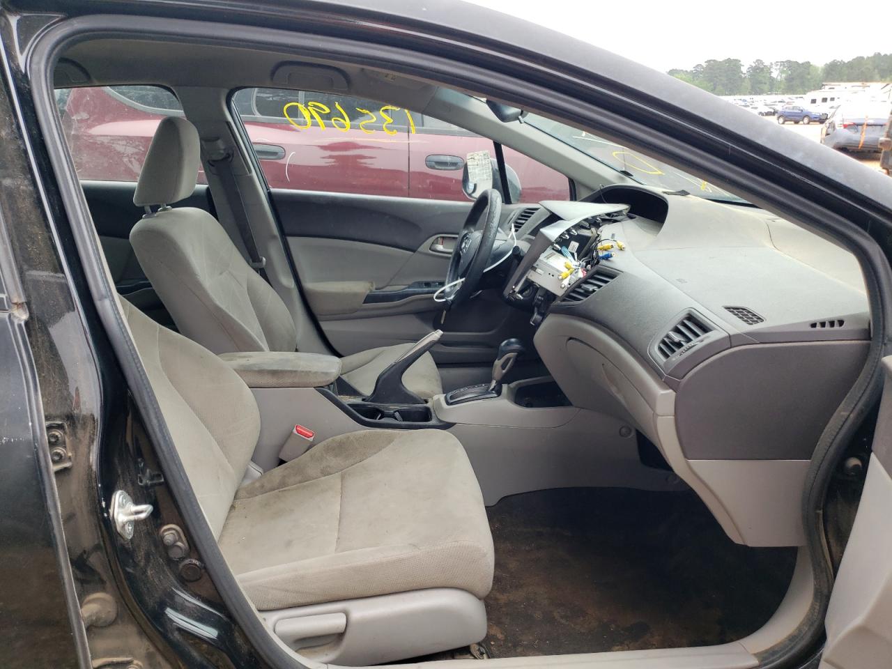 Photo 5 from auction – 2012 HONDA CIVIC LX with VIN 19XFB2F5XCE092510