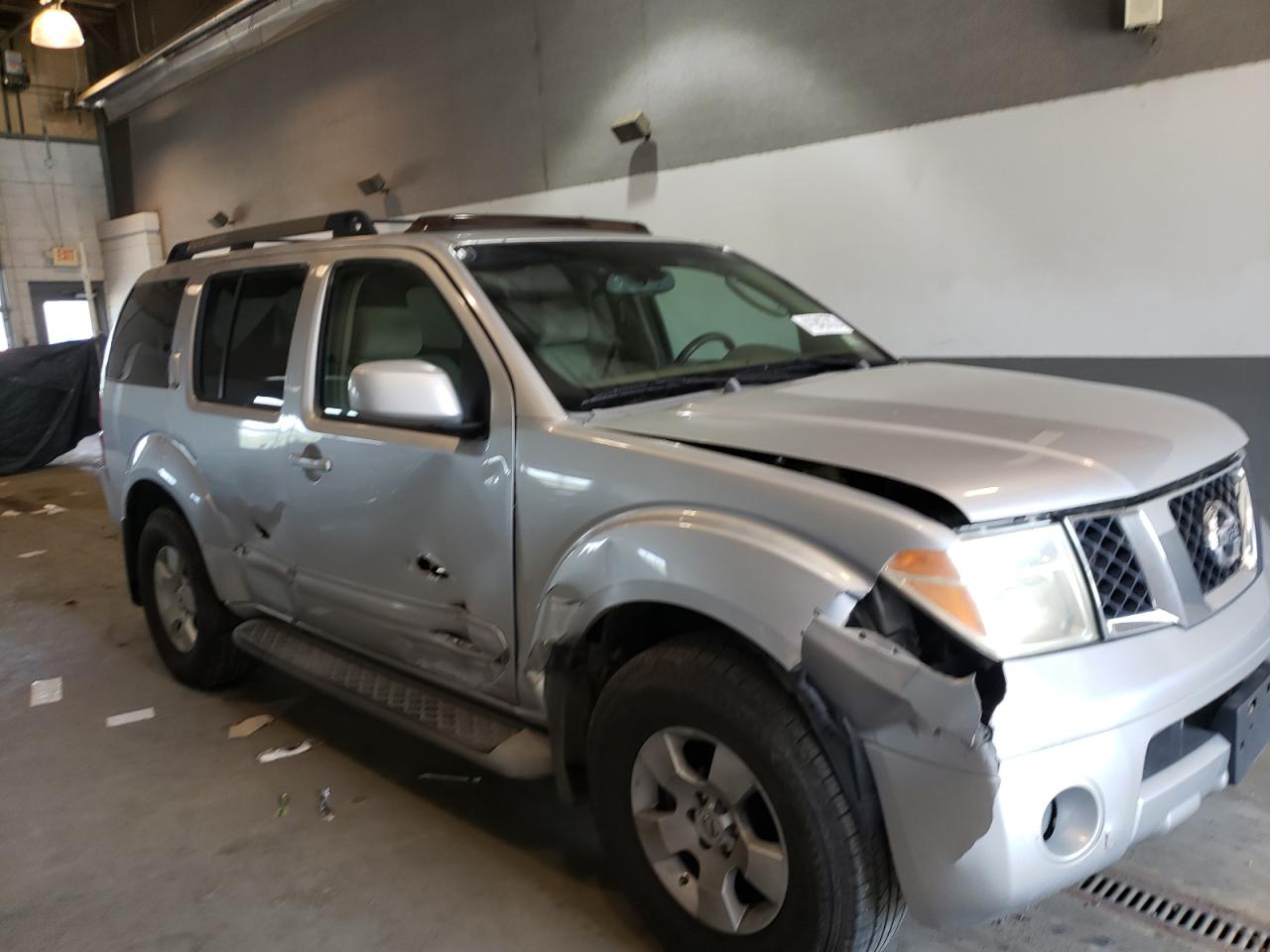 Photo 9 from auction – 2005 NISSAN PATHFINDER with VIN 5N1AR18W75C774384