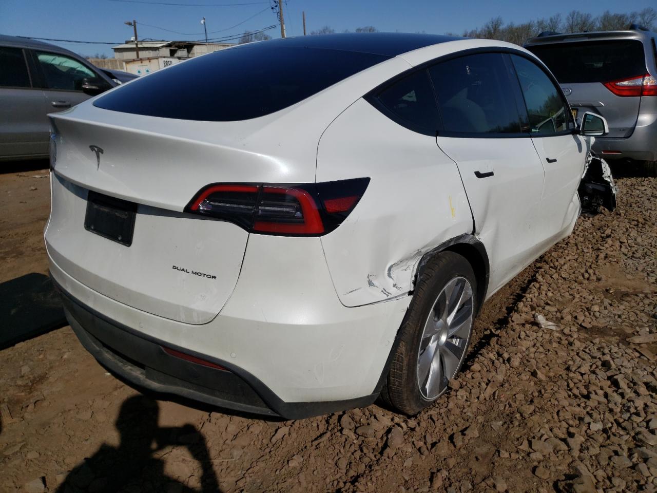 Photo 4 from auction – 2021 TESLA MODEL Y with VIN 5YJYGDEE2MF243679