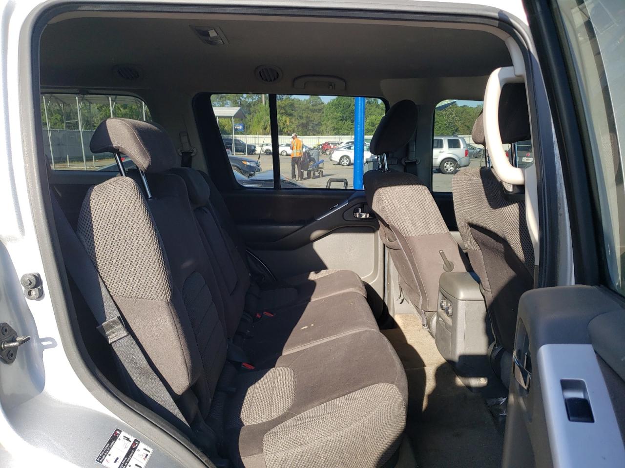 Photo 6 from auction – 2011 NISSAN PATHFINDER with VIN 5N1AR1NBXBC620085