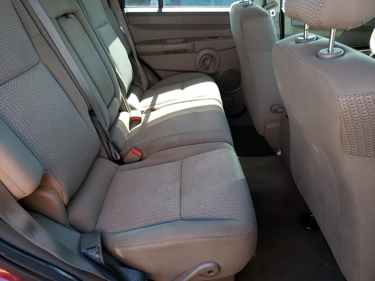 Photo 6 from auction – 2007 JEEP COMMANDER with VIN 1J8HG48K07C570075