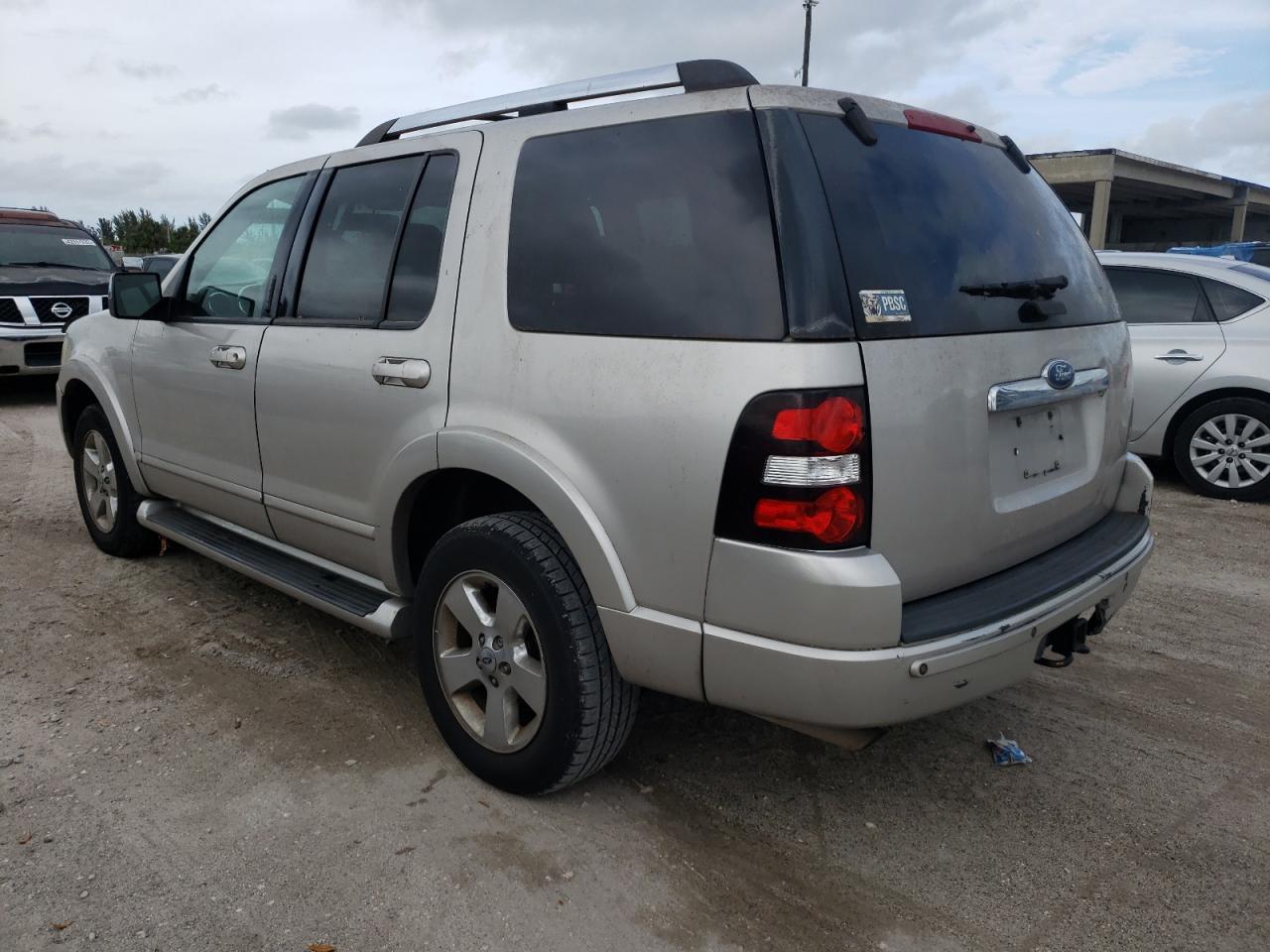 Photo 3 from auction – 2006 FORD EXPLORER L with VIN 1FMEU75E16UA22738