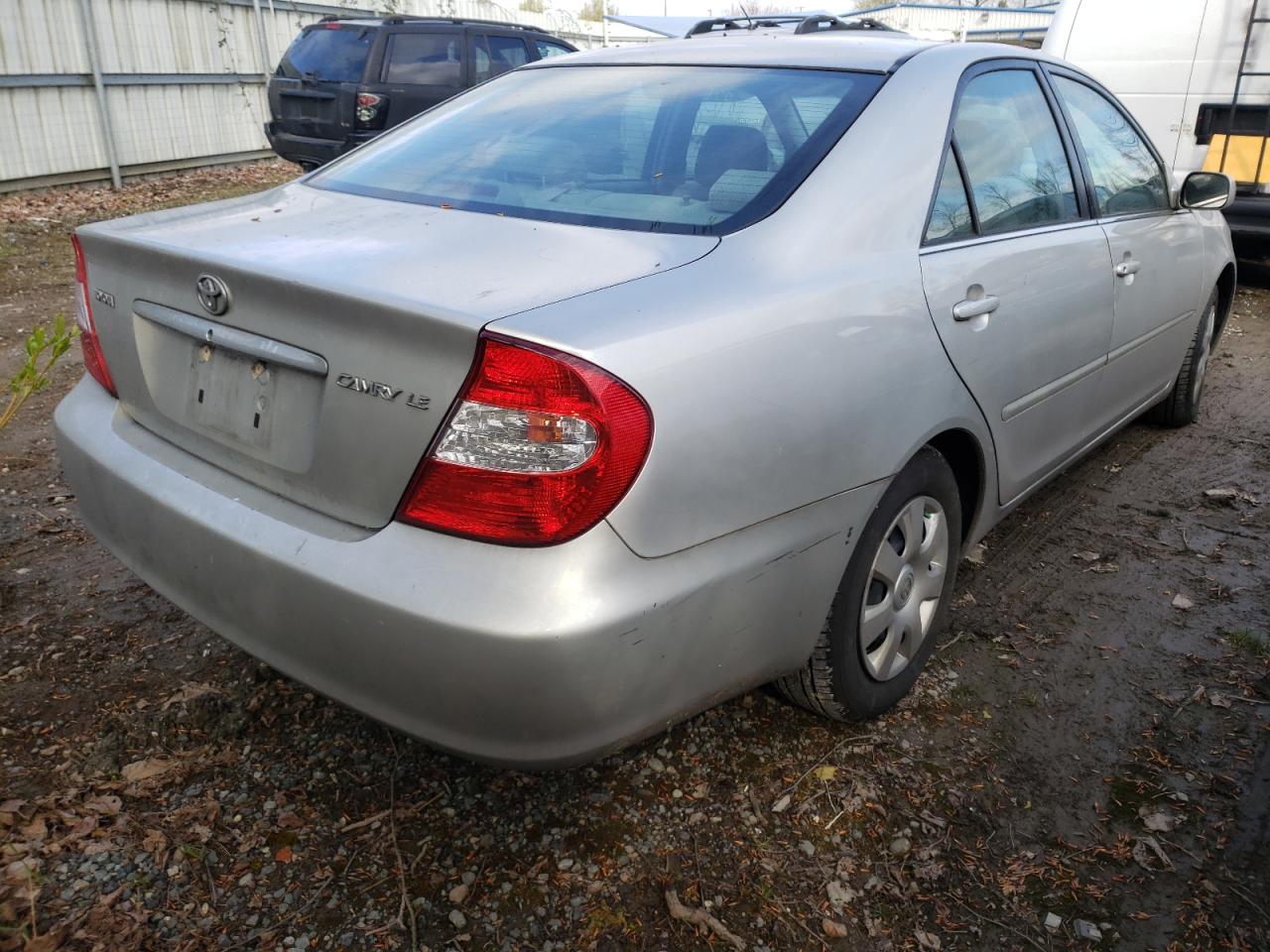 Photo 4 from auction – 2002 TOYOTA CAMRY LE with VIN 4T1BE30K32U512131