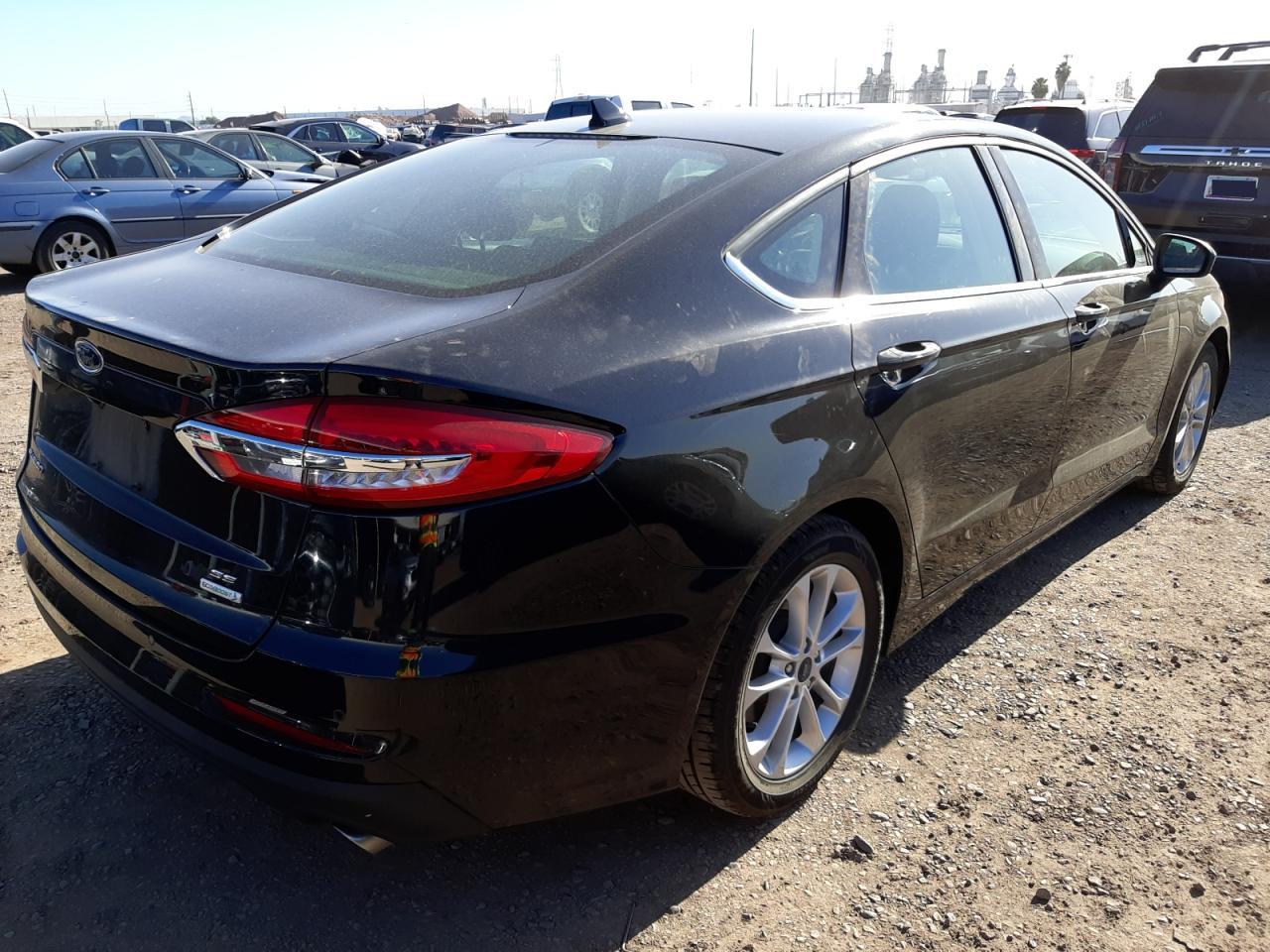 Photo 4 from auction – 2020 FORD FUSION SE with VIN 3FA6P0HD0LR136183