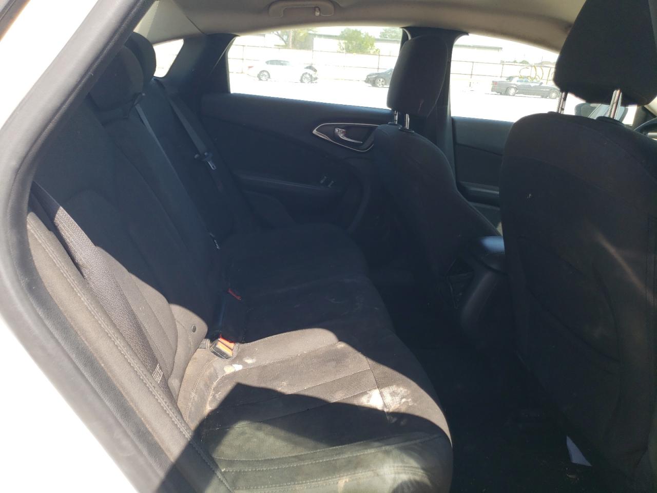 Photo 6 from auction – 2016 CHRYSLER 200 LIMITE with VIN 1C3CCCAB9GN132164