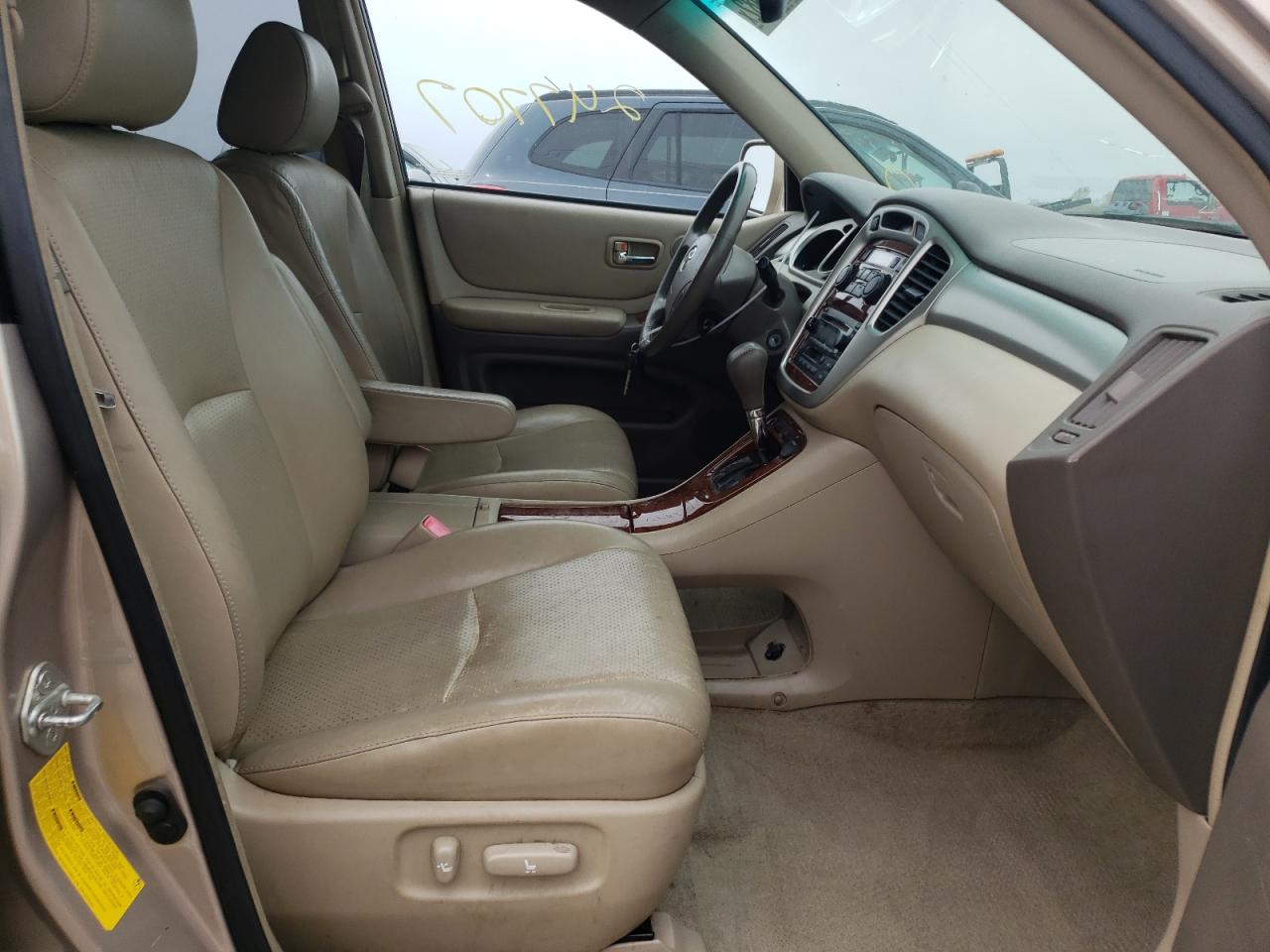 Photo 5 from auction – 2004 TOYOTA HIGHLANDER with VIN JTEDP21AX40008138