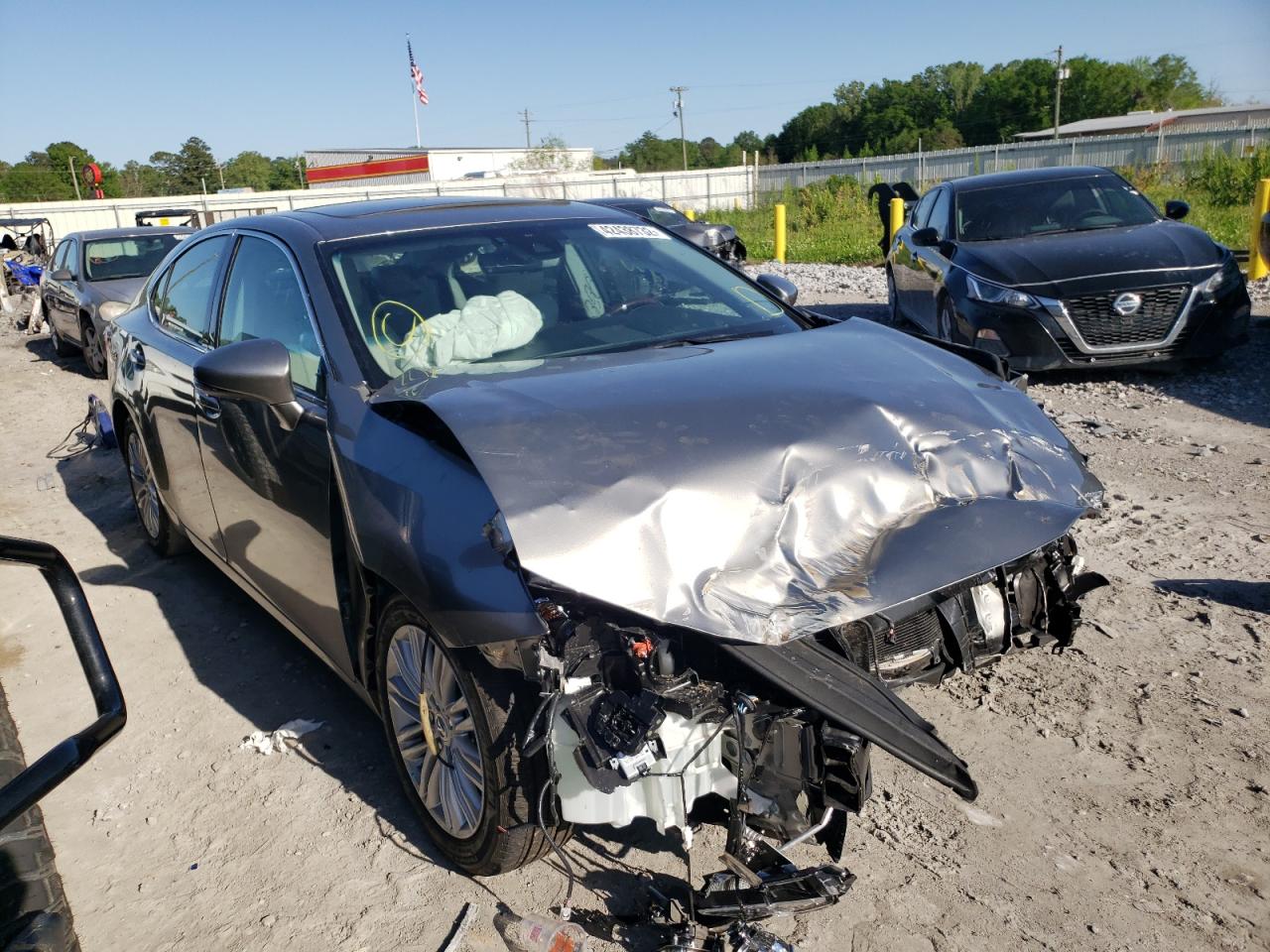 LEXUS ES 350 2017 with VIN 58ABK1GG8HU069555 - Photo from auction
