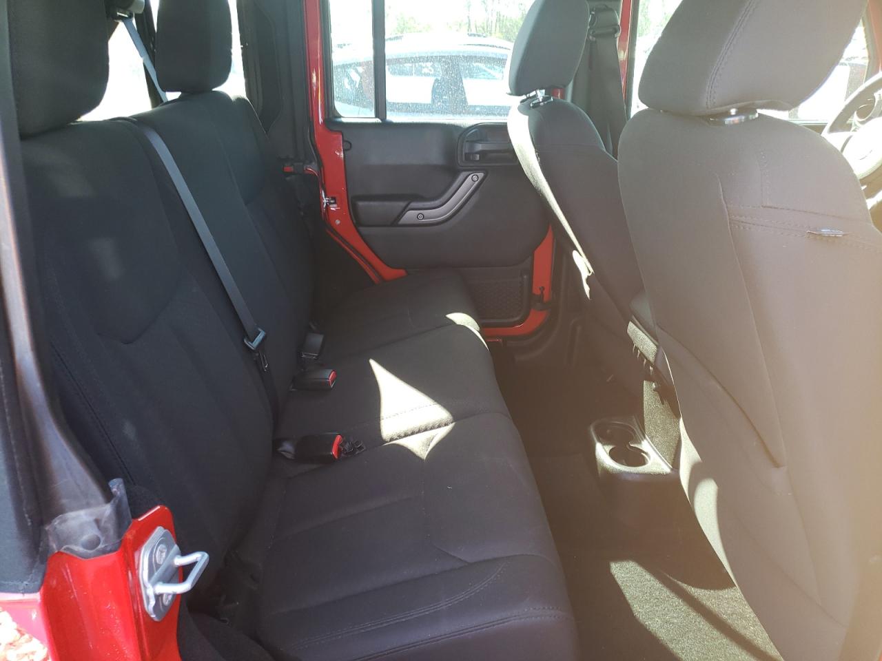 Photo 6 from auction – 2015 JEEP WRANGLER U with VIN 1C4BJWDG8FL692791