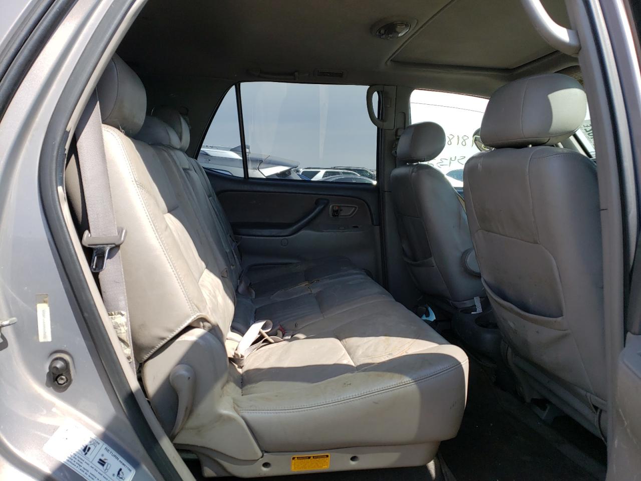 Photo 6 from auction – 2002 TOYOTA SEQUOIA SR with VIN 5TDBT44A32S065872