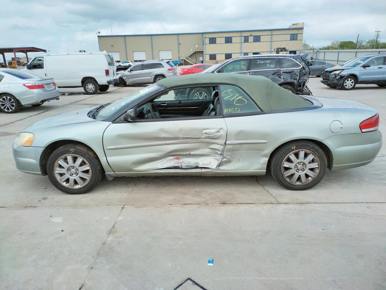 Photo 9 from auction – 2004 CHRYSLER SEBRING LI with VIN 1C3EL65R74N251974