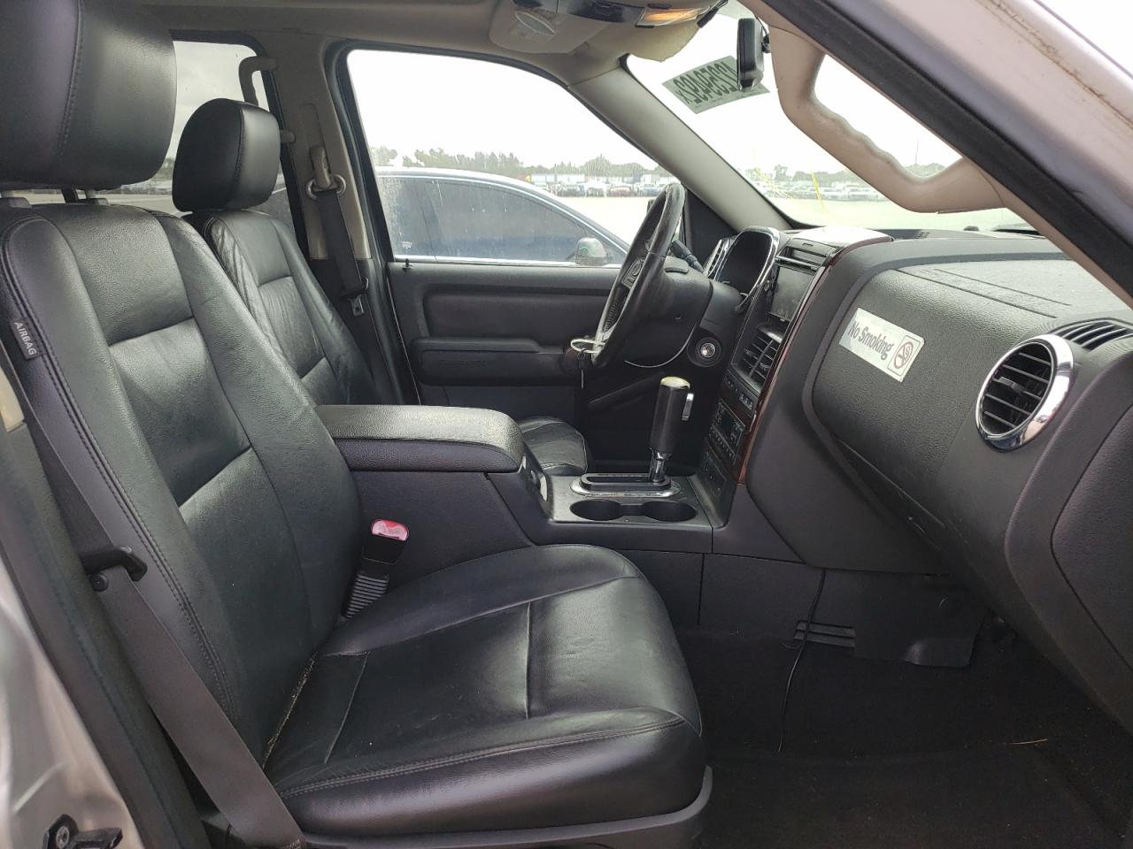 Photo 5 from auction – 2006 FORD EXPLORER L with VIN 1FMEU75E16UA22738