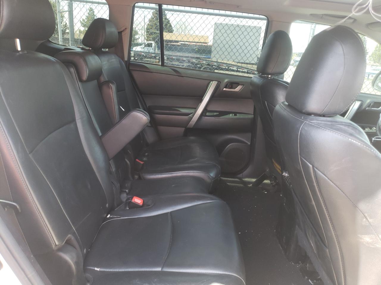 Фото 6 с аукциона – 2013 TOYOTA HIGHLANDER с VIN 5TDBK3EH6DS249246