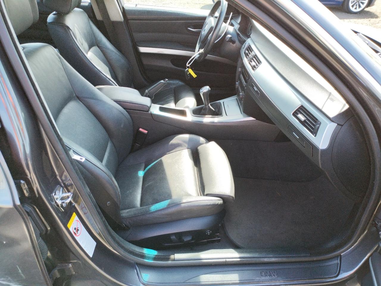 Photo 5 from auction – 2006 BMW 330 I with VIN WBAVB33596AZ85794