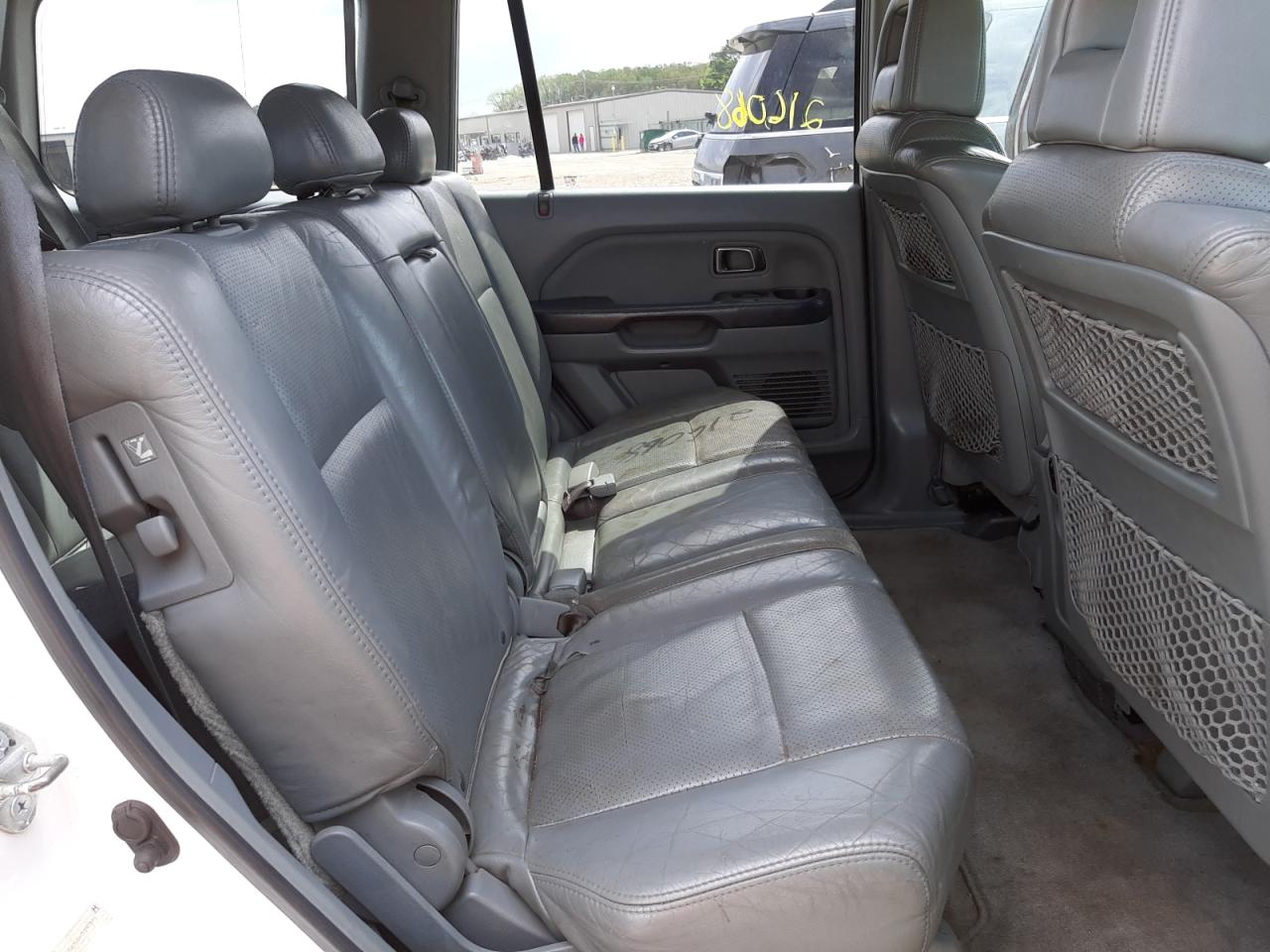 Photo 6 from auction – 2004 HONDA PILOT with VIN 2HKYF18654H559391