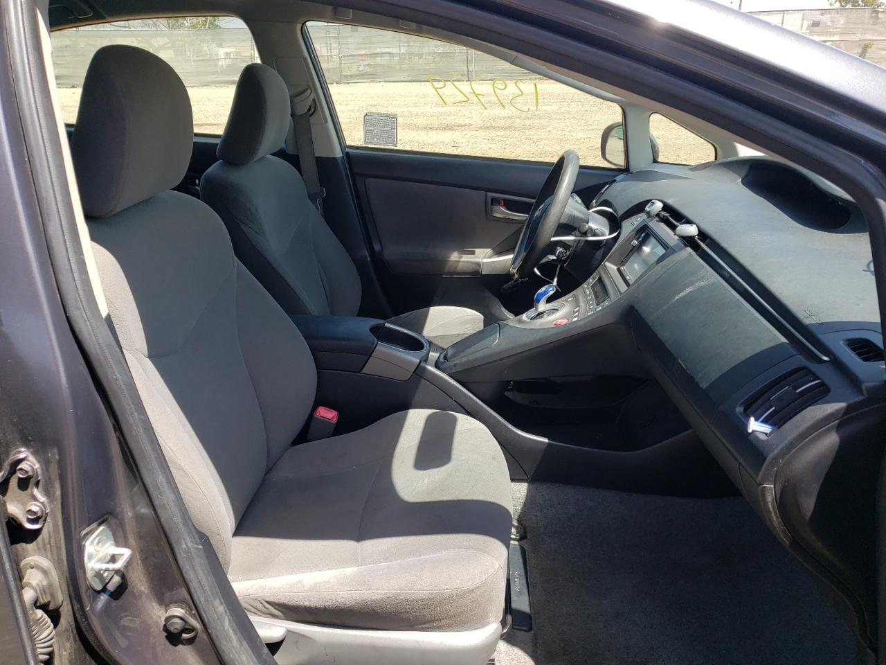 Photo 5 from auction – 2013 TOYOTA PRIUS with VIN JTDKN3DU7D5590666