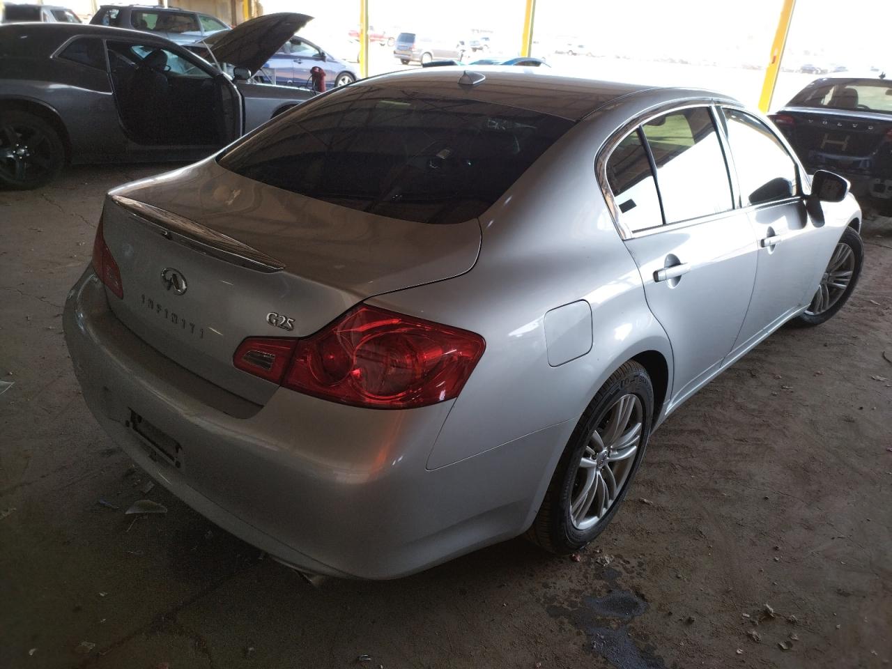 Photo 4 from auction – 2012 INFINITI G25 BASE with VIN JN1DV6AP9CM810180