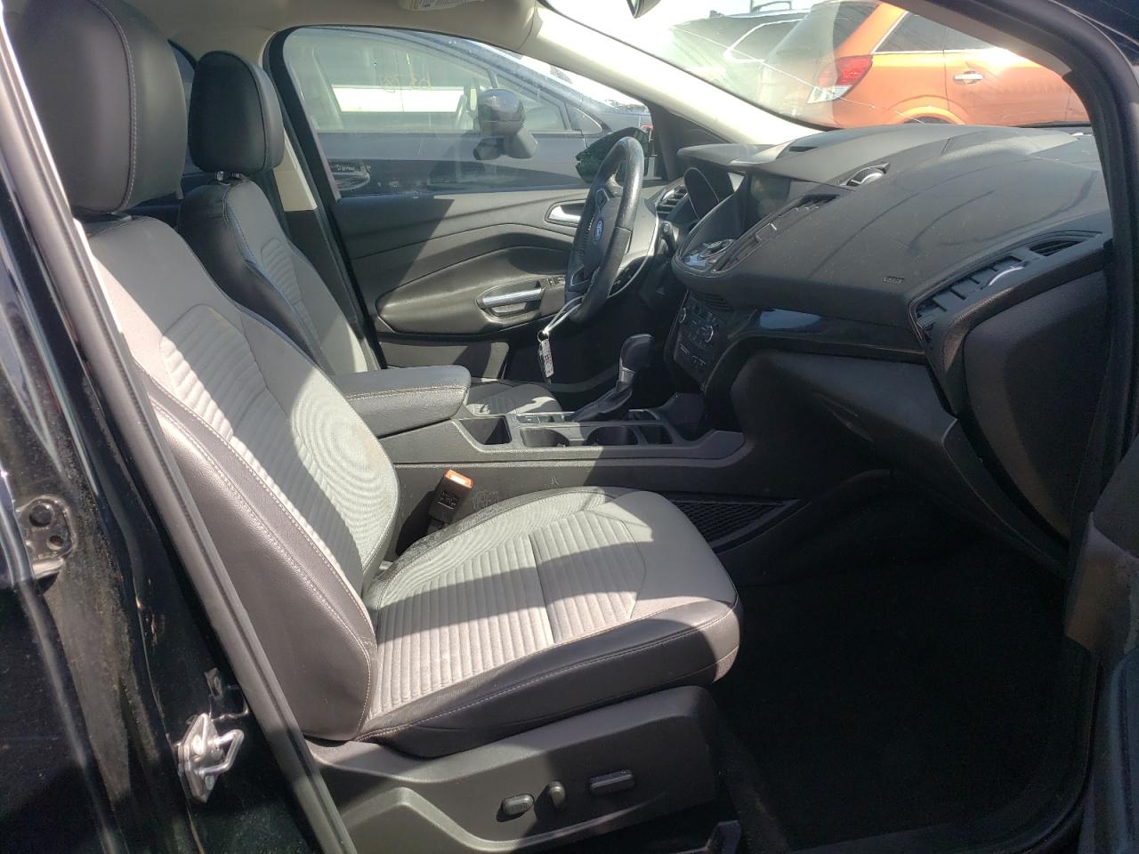 صورة رقم 5 من المزاد - 2017 FORD ESCAPE TIT مع VIN 1FMCU9JD2HUD03241