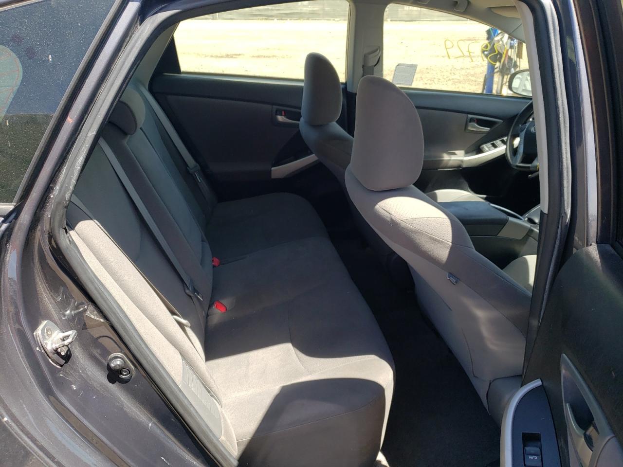 Photo 6 from auction – 2013 TOYOTA PRIUS with VIN JTDKN3DU7D5590666