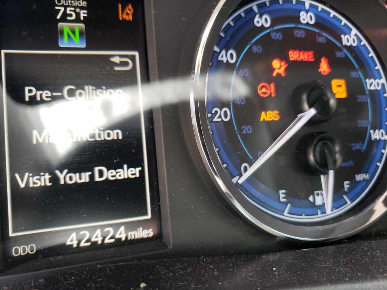 Photo 8 from auction – 2018 TOYOTA COROLLA L with VIN 5YFBURHE9JP829593