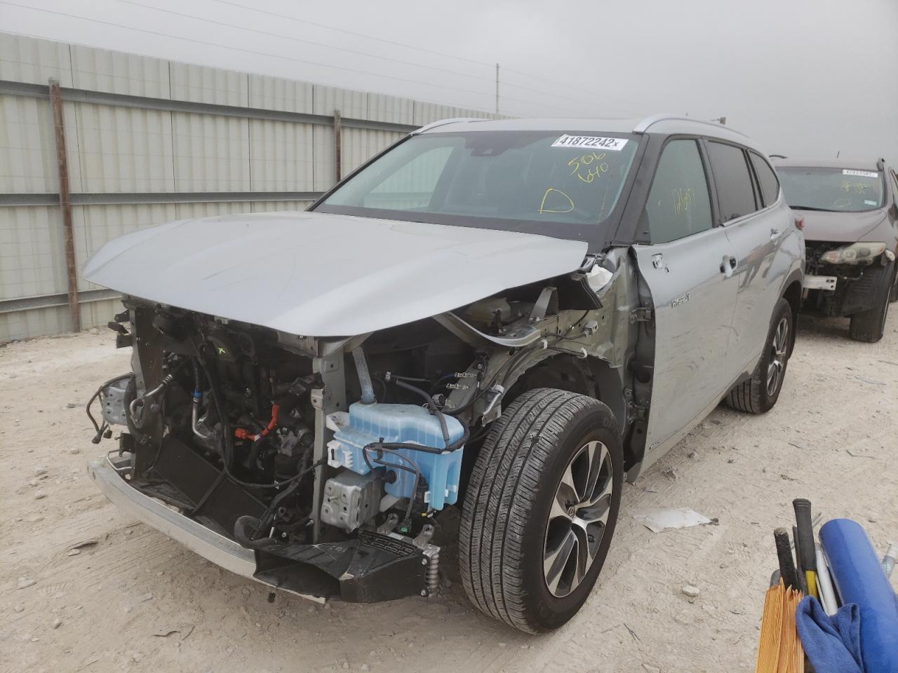 Photo 2 from auction – 2020 TOYOTA HIGHLANDER with VIN 5TDHBRCH5LS506640
