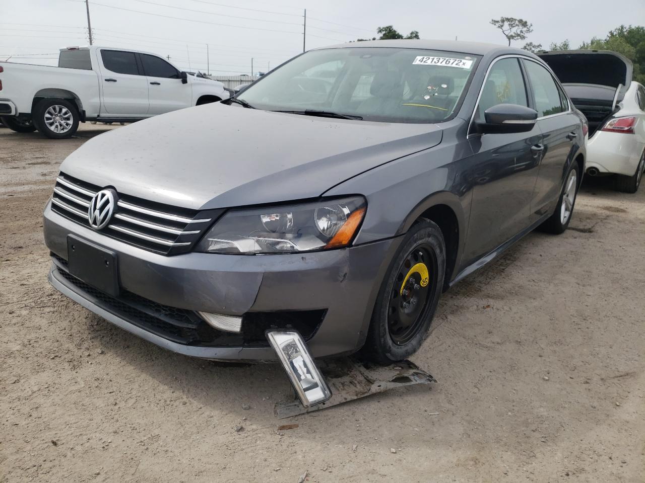 Photo 2 from auction – 2015 VOLKSWAGEN PASSAT S with VIN 1VWAS7A38FC080247
