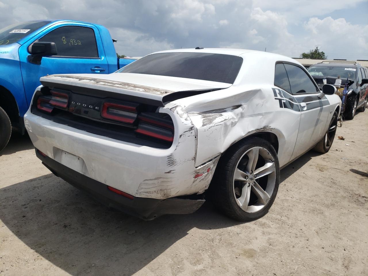Photo 4 from auction – 2017 DODGE CHALLENGER with VIN 2C3CDZBT1HH568699