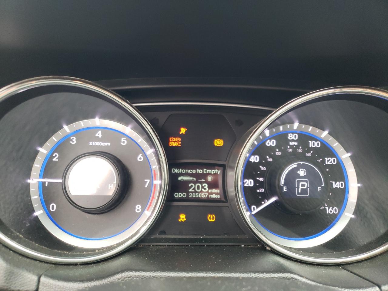 Photo 8 from auction – 2011 HYUNDAI SONATA SE with VIN 5NPEC4AC6BH007831