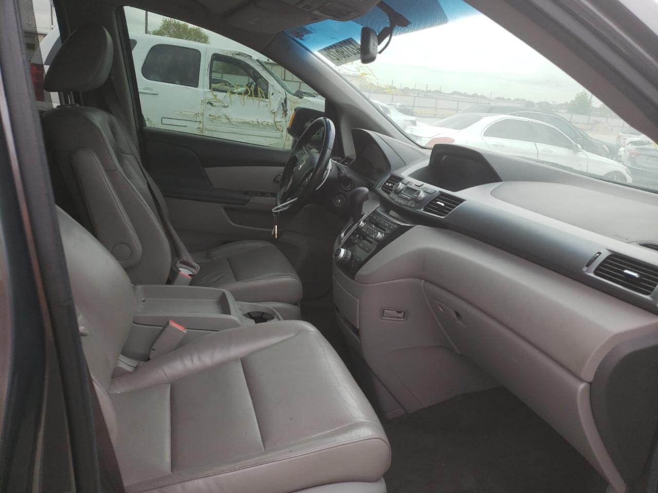 Photo 5 from auction – 2012 HONDA ODYSSEY TO with VIN 5FNRL5H92CB078560