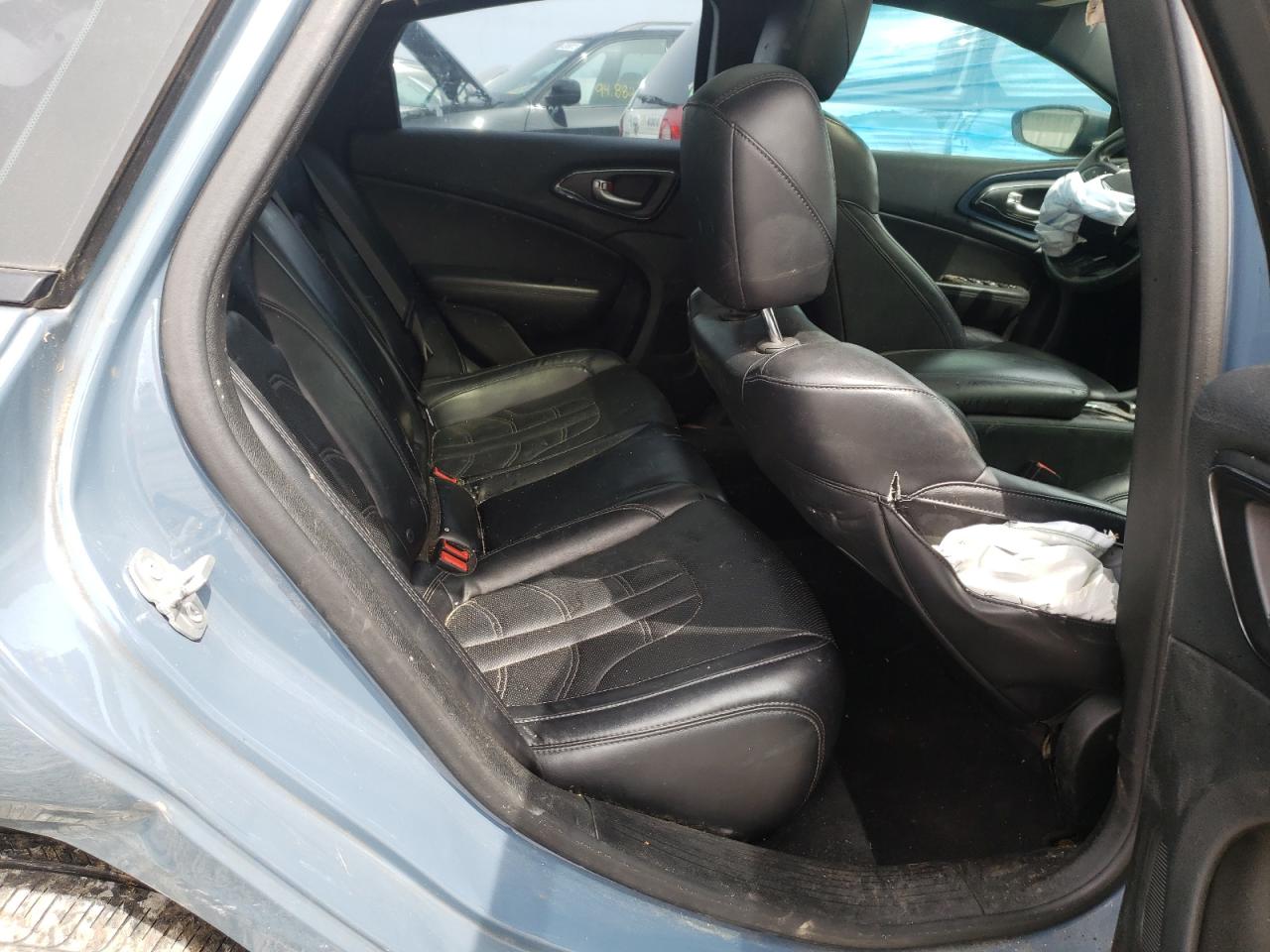 Photo 6 from auction – 2015 CHRYSLER 200 S with VIN 1C3CCCDG1FN589637