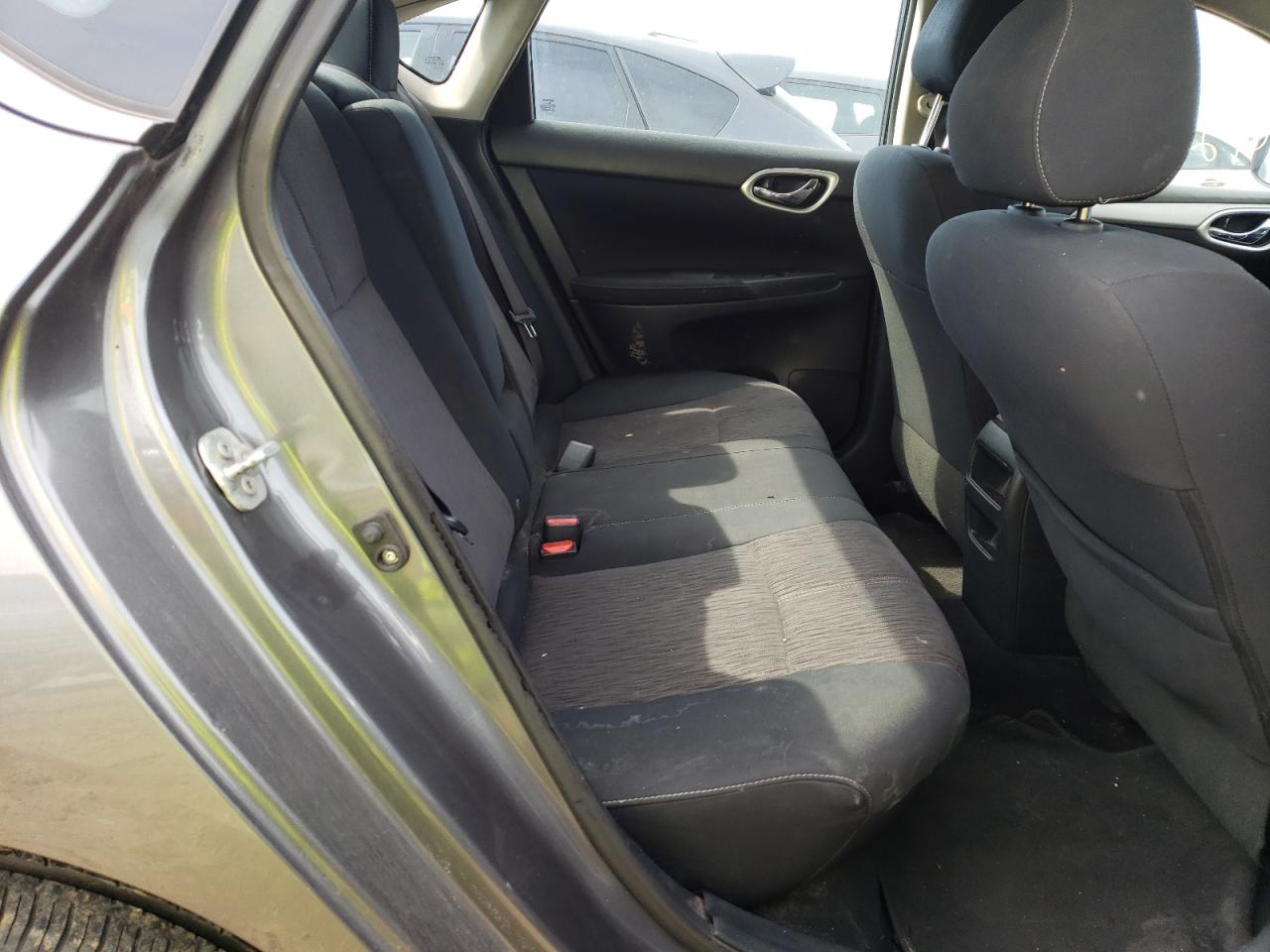 Photo 6 from auction – 2015 NISSAN SENTRA S with VIN 3N1AB7AP7FL654639