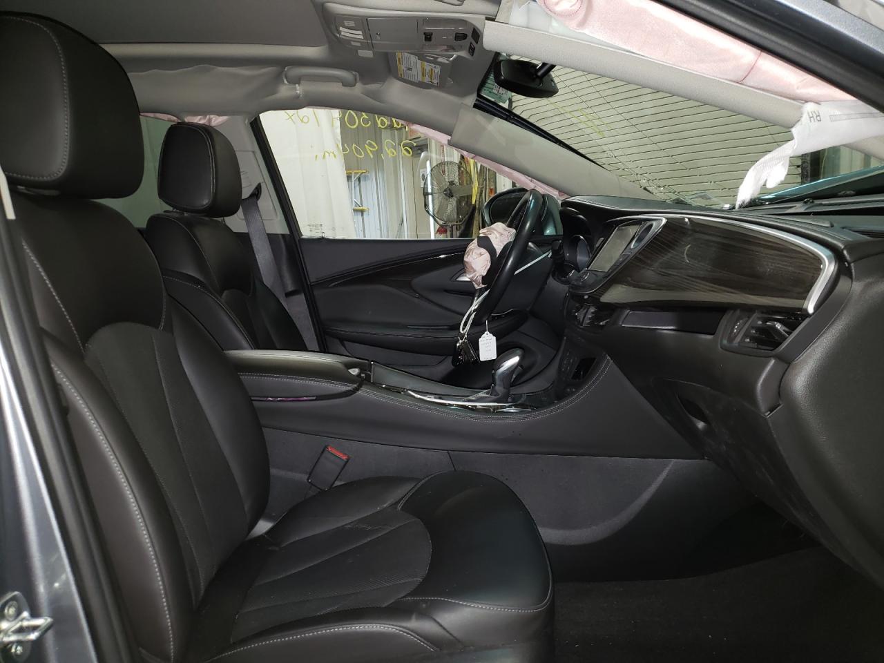Photo 5 from auction – 2020 BUICK ENVISION E with VIN LRBFX2SA3LD048112