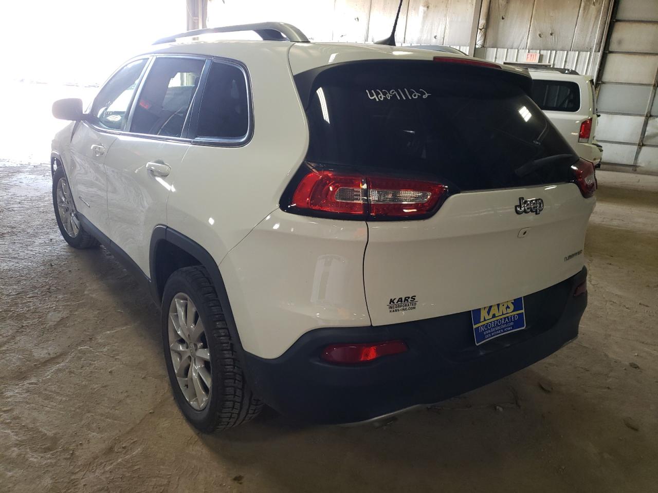Photo 3 from auction – 2016 JEEP CHEROKEE L with VIN 1C4PJLDB0GW140985