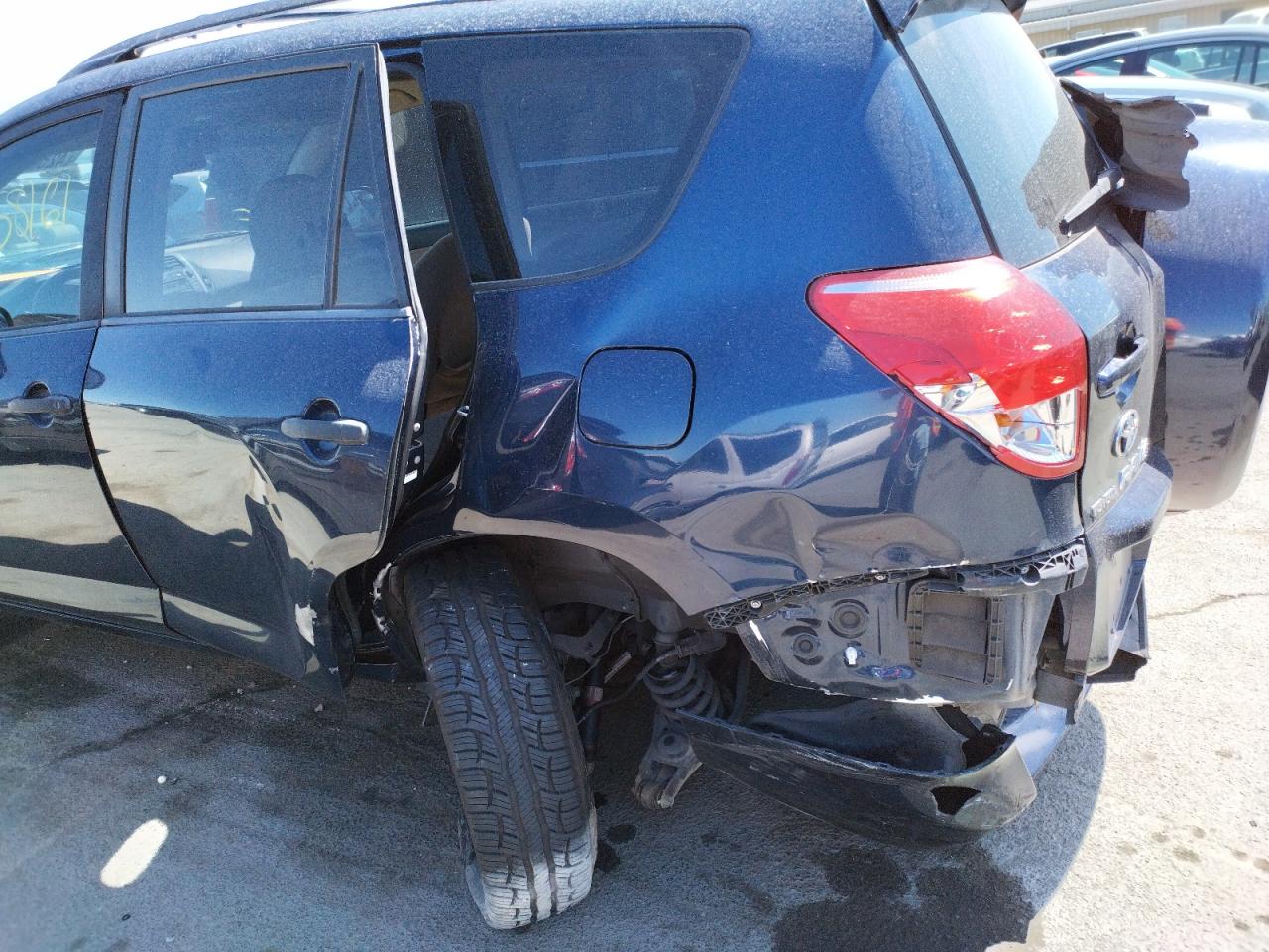 Photo 9 from auction – 2007 TOYOTA RAV4 with VIN JTMZD33VX76034023